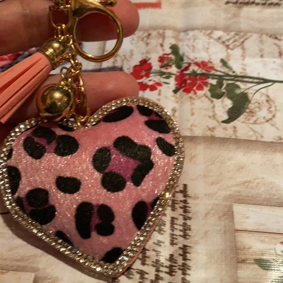 Leopard Heart Rhinestone Tassel Keychain - Picture 12 of 16